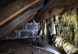 crawlspace beneath house